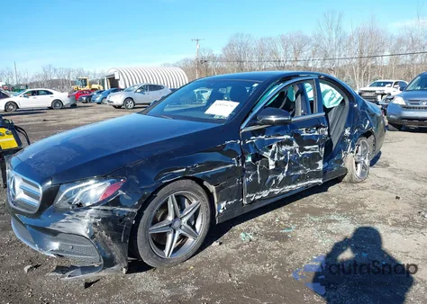 2017 Mercedes-Benz E 300 4Matic z USA, uszkodzony, nr VIN WDDZF4KB9HA017628